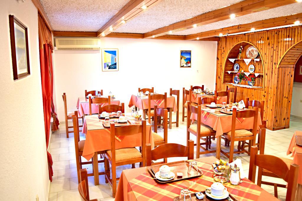 Blue Bay Hotel Karpathos Esterno foto