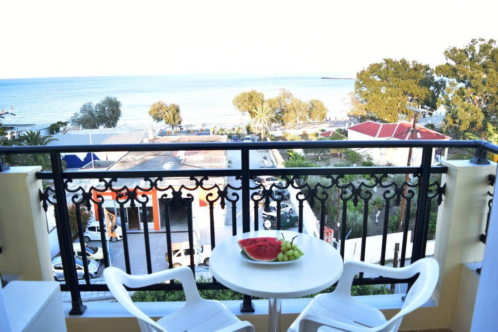 Blue Bay Hotel Karpathos Esterno foto